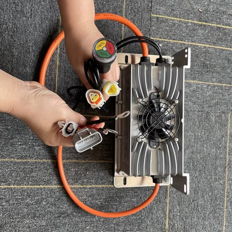 48V 60V 72V 80V Li-ion Lifepo4 - 72V 15A Fast Charger recensie en prijs